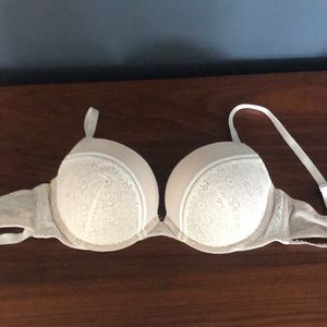 32DD push up bra Victoria’s Secret